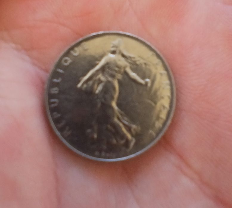 Продам монету 1франк 1960год