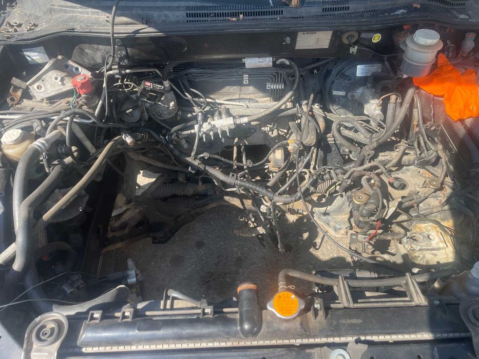 Mitsubishi Outlander 2.0i / Мицубиши Аутлендър 2004 година на части