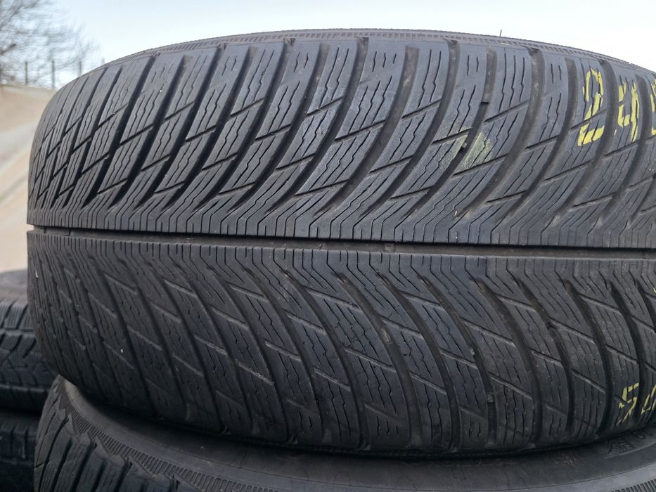 2бр Зимни гуми 245 45 19 - Michelin