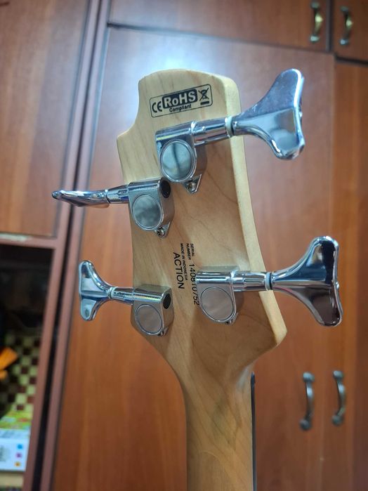 Бас-гитара Cort Action