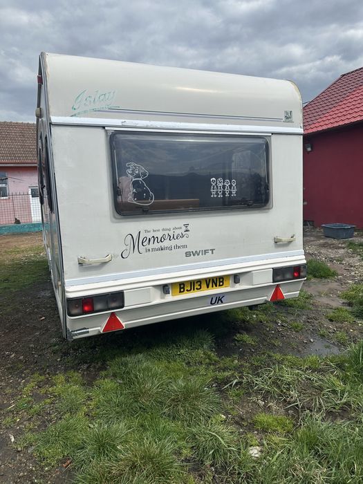 Vand rulota swift anul 2000 cu talon