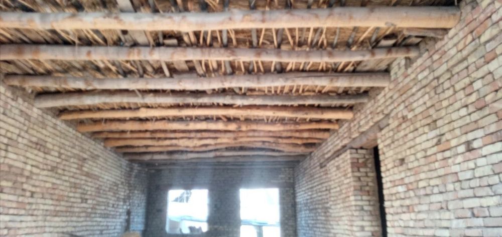 Joy sotiladi. Nukus Navoiy koʻchasi