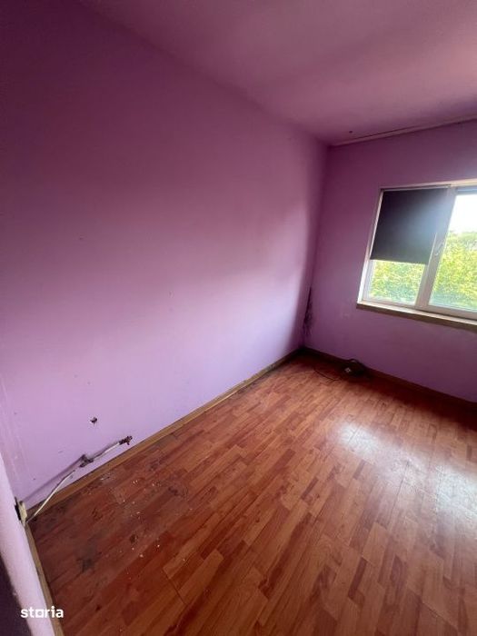 Camera de camin de vanzare, 11 mp, etaj 2, zona Garii