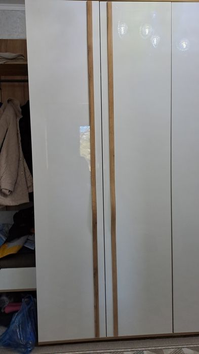 Шкаф плательный продам