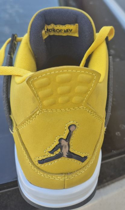 Air Jordan 4 обувки
