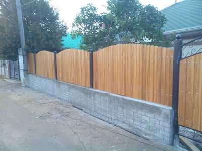 Garduri din sipca metalica si alte modele (jaluzele, tabla, plasa BCA)