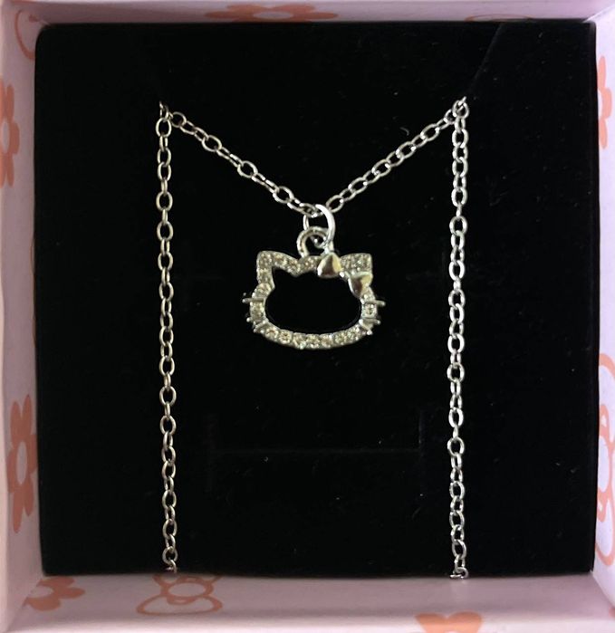 Кулоны и браслеты Hello Kitty в серебристом цвете с кристаллами
