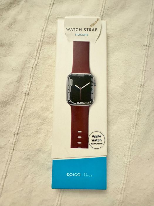 Curea silicon Epico Apple Watch 42/44/45 mm roșie, cu cutie