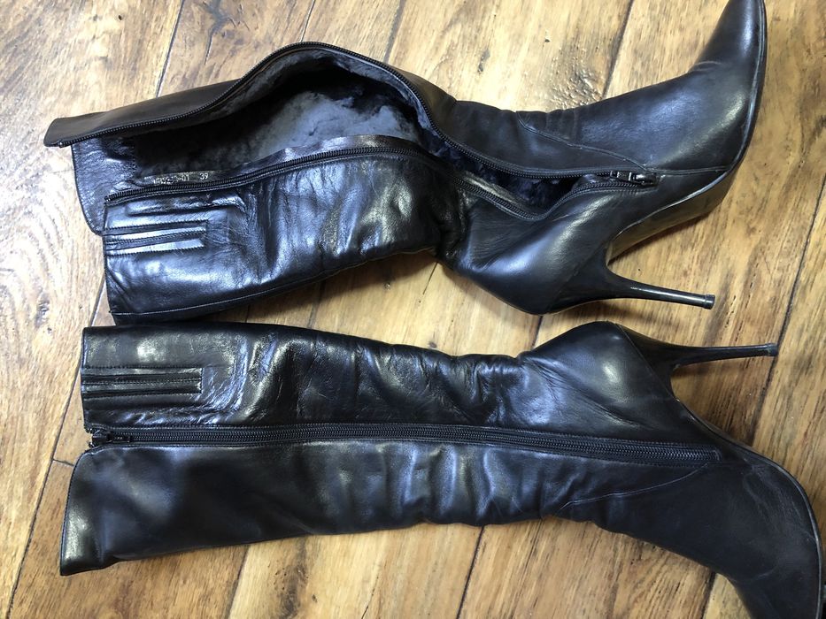 Сапоги черные в хорошем состояние