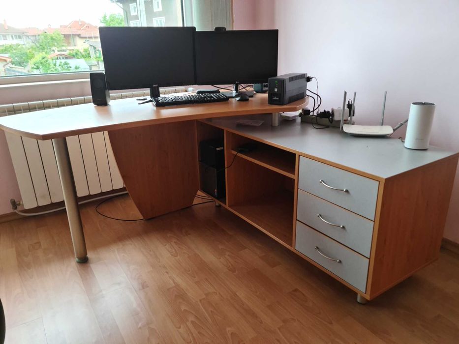 Офис обзавеждане