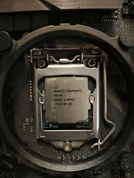 Материнская плата Asus Rog B250F GAMING