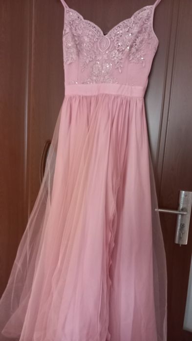 Vând rochie,roz pudra
