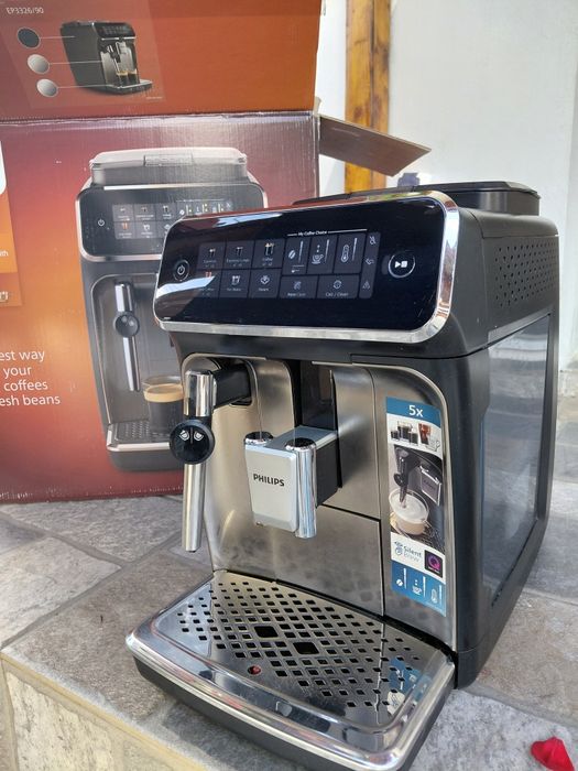 Espressor automat Philips EP3326/90