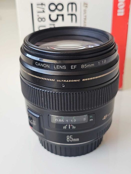 Canon EF 85mm f/1.8 USM пълен комплект