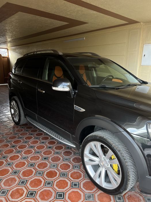 Qora Captiva 3/4 qilingan 2013 holati ideal