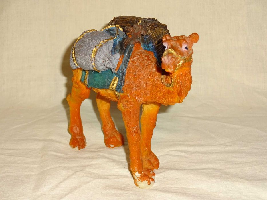 Статуэтку керамическую - продам.