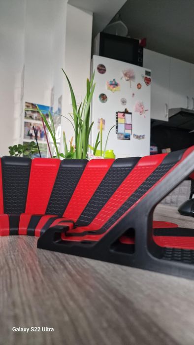 Стойка за каска в различни модели