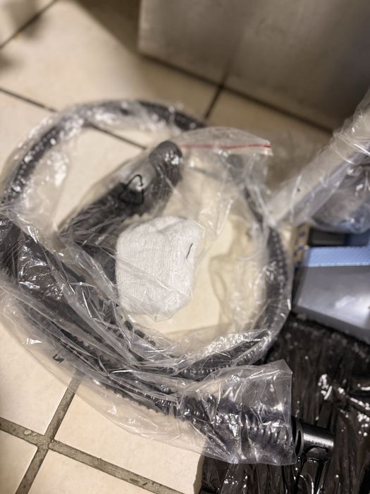 Mop cu aburi cu functie de aspirare si aparat de curatat cu aburi