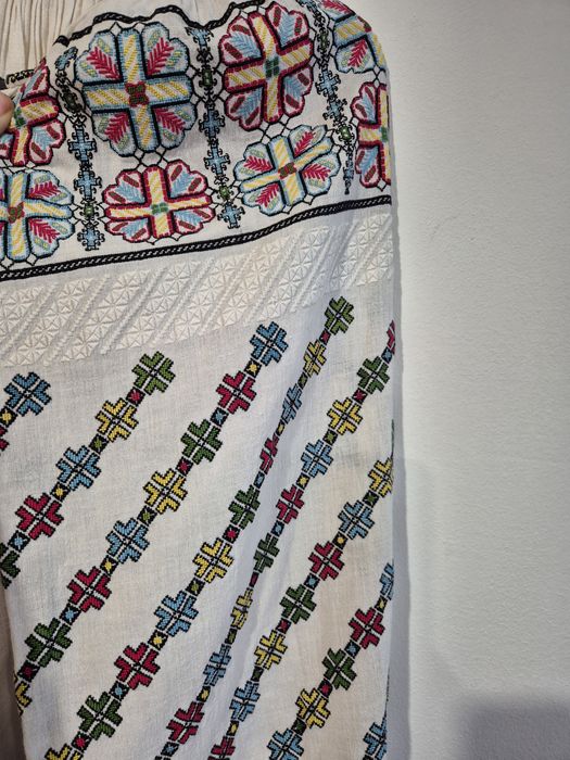 Costum popular traditional