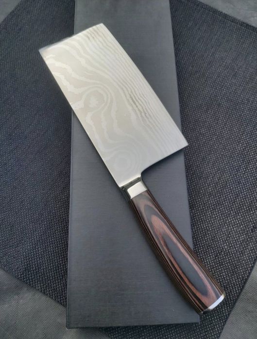 Нож в японски стил в подаръчна кутия