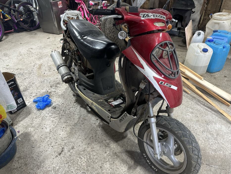 Продам скутер 125 кубов