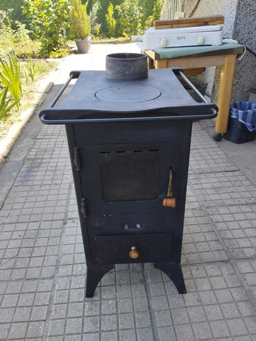 Камина на твърдо гориво