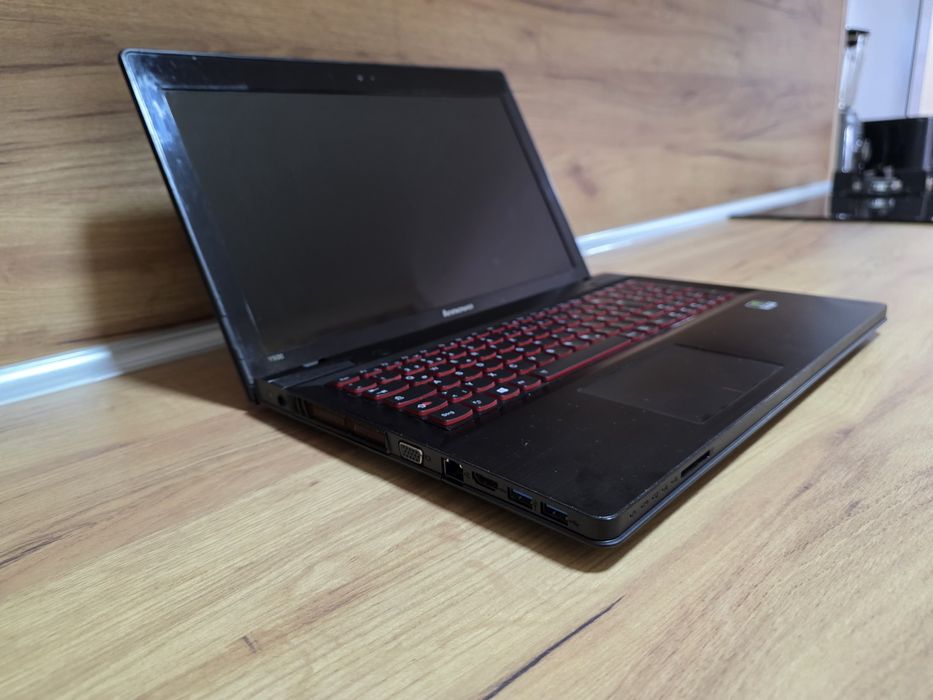 Лаптоп lenovo idea pad y500