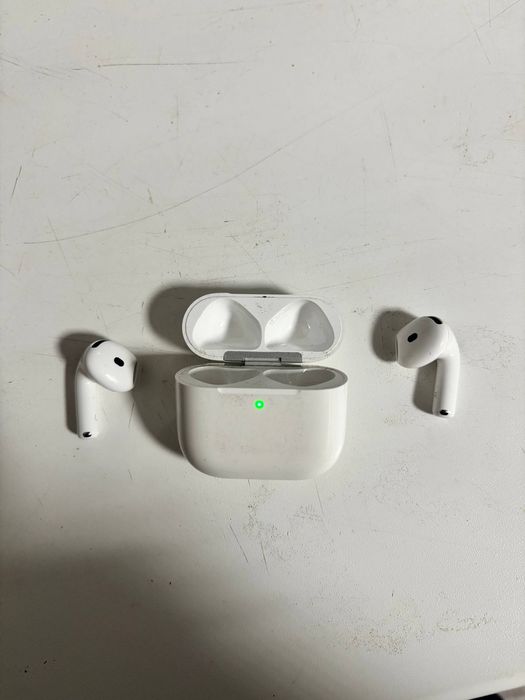 Airpods 4 оригинал