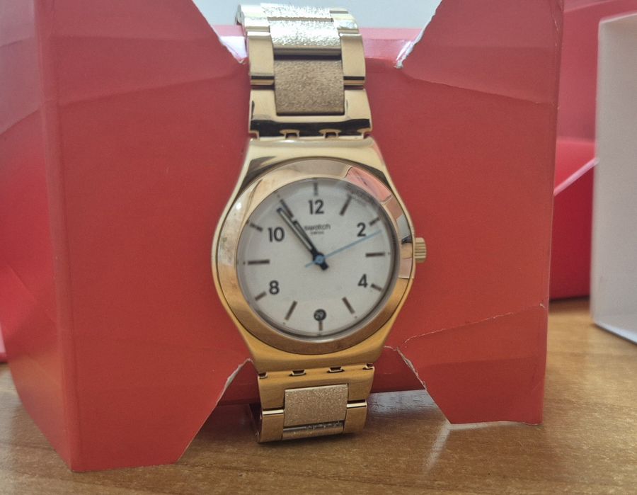 Новые женские часы swatch YLG414G