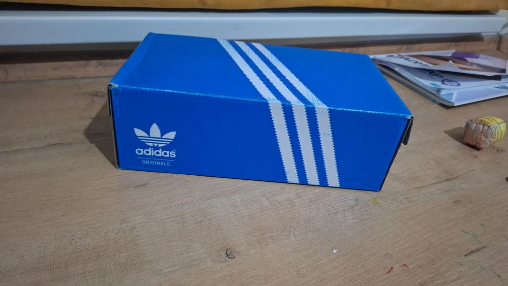 adidas jeans chalk white