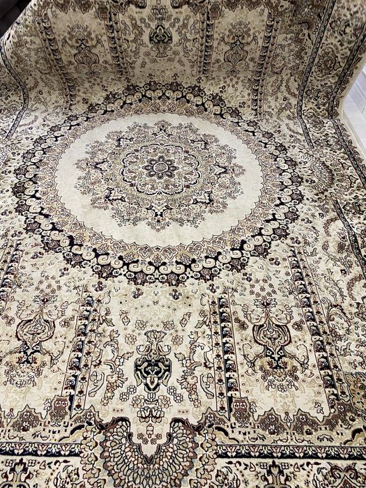 Ковер шелковый