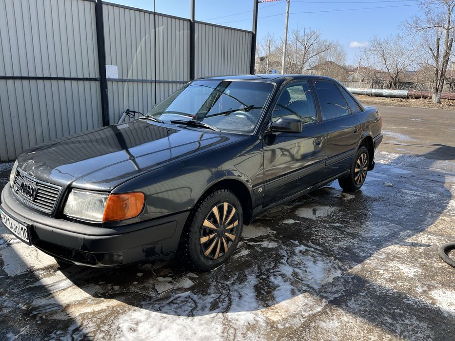 Продам ауди с4 2.6 обем бензин