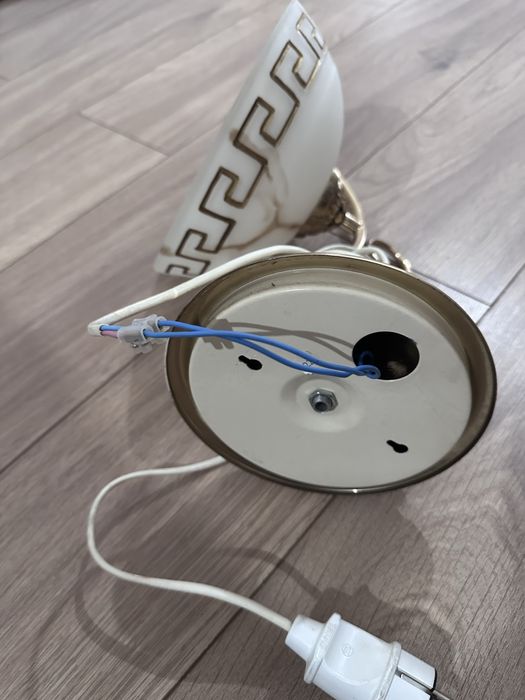 Продам бу светильник на стенный