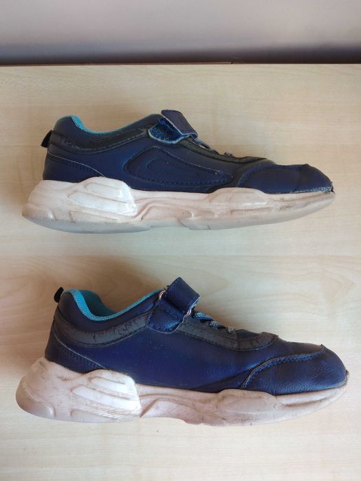 Кожени маратонки Clibee 34 номер и плюшени пантофи 33/34 номер