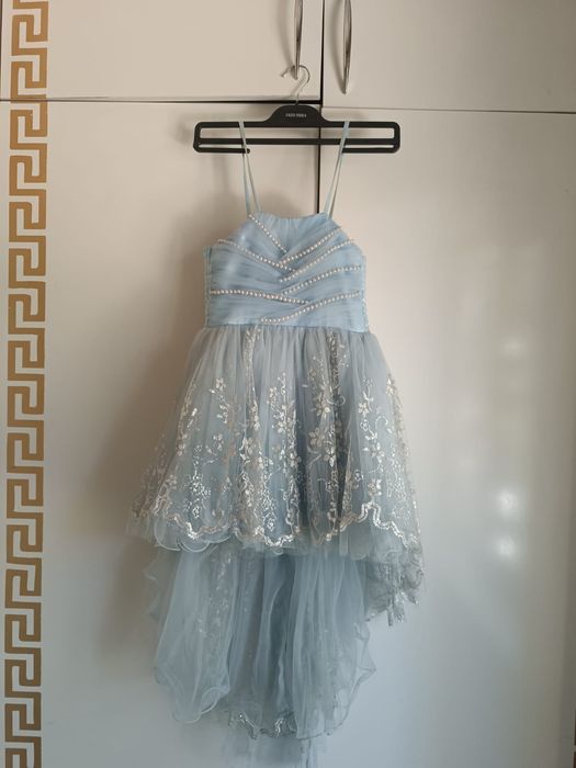 Продаются нарядные платья для девочек