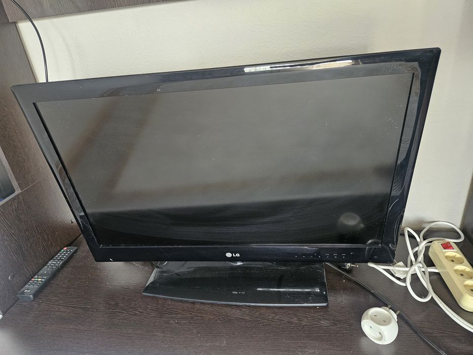 Смарт телевизор самсунг, простой телефон lg