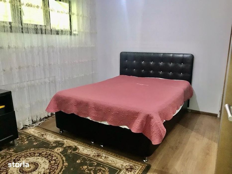 Apartament De Vânzare cu 3 Camere+ curte zona București-noi sec.1