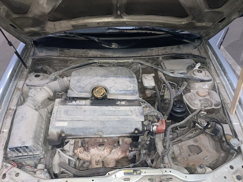 Машина SAAB900…..
