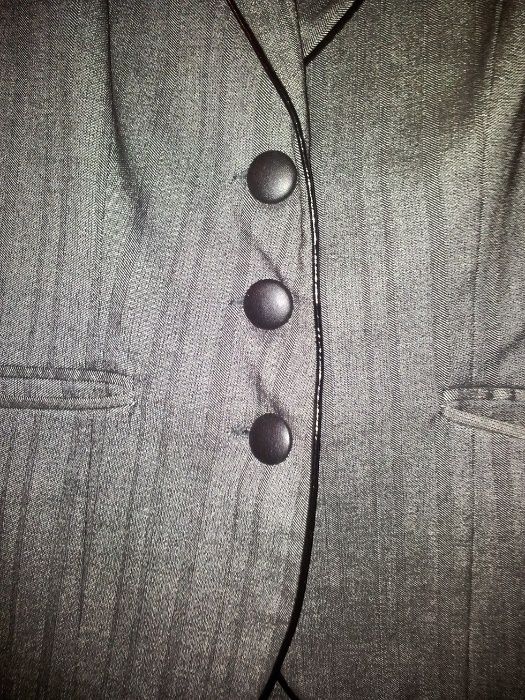 Дамски костюм: сако + панталон