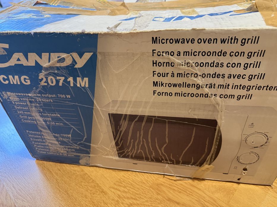 Cuptor microunde Candy
