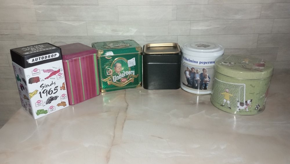 cutii metalice de colectie