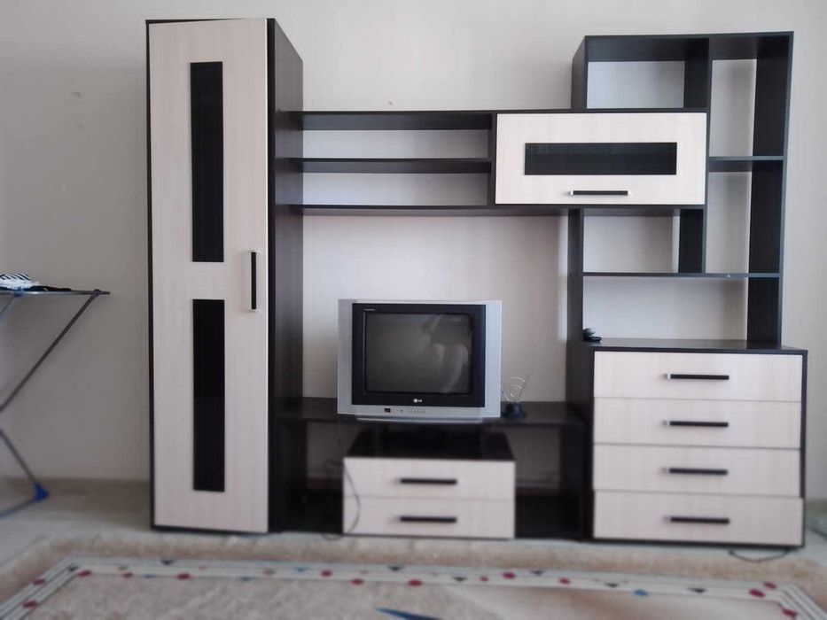 Продам шкаф шифонер. Телевизор Б/у.