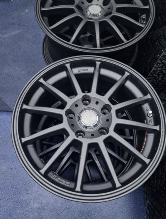 Продам комплект импортных легкосплавных дисков