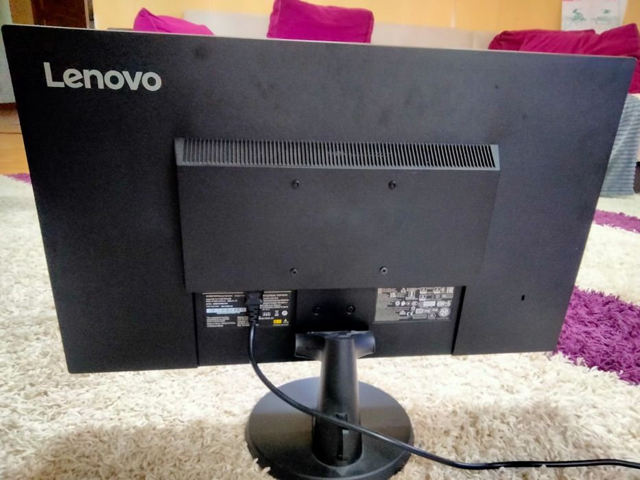 Монитор от компьютера LENOVO 24''.