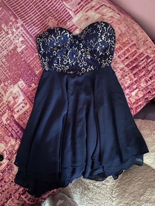 Официална рокля