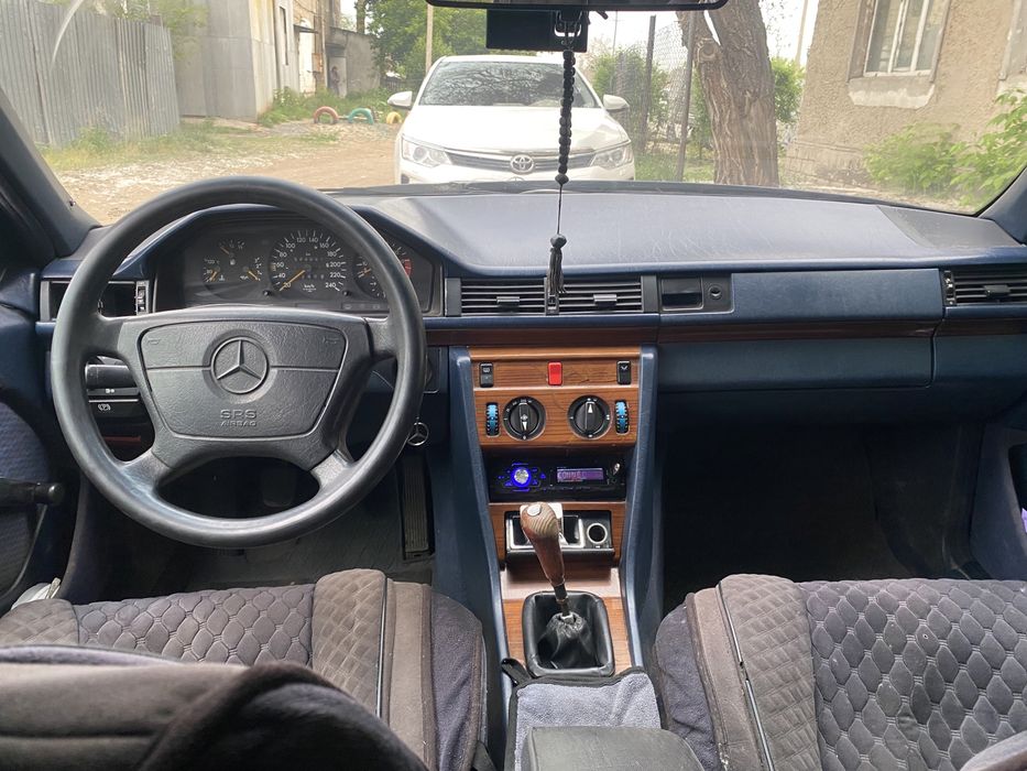 Продам мерседес 124