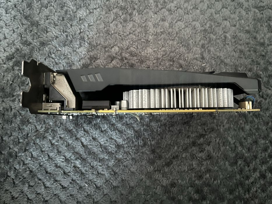 Продам видеокарту срочно!!!