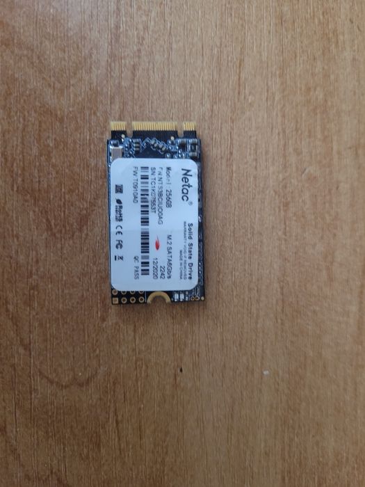 Vând SSD Netac 256gb M2 SATA