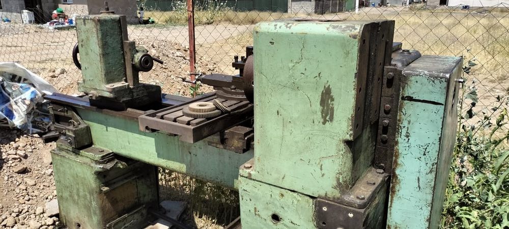 Продаётся токарный станок. Станок