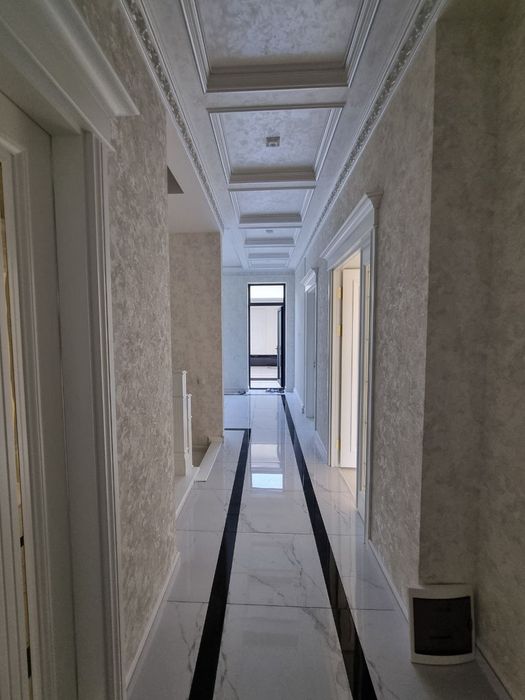 Do‘mbirobodda yangi hovli srochna sotiladi.